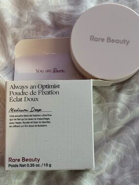 Rare Beauty Always an Optimist Soft Radiance Setting Powder - Medium Deep